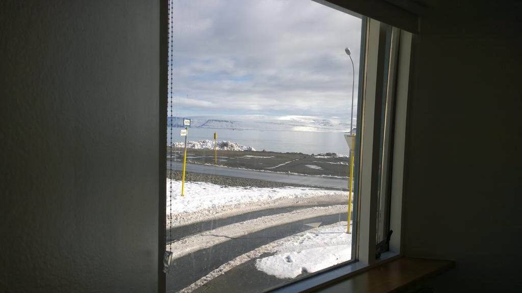 Ísafjörður Budget Apartment With Ocean View מראה חיצוני תמונה